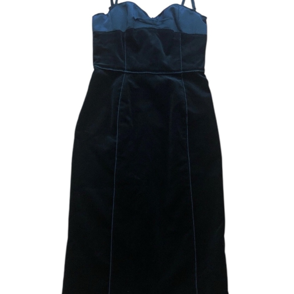 🚨SOLD🚨

D&G Elegant Black Women's Dress